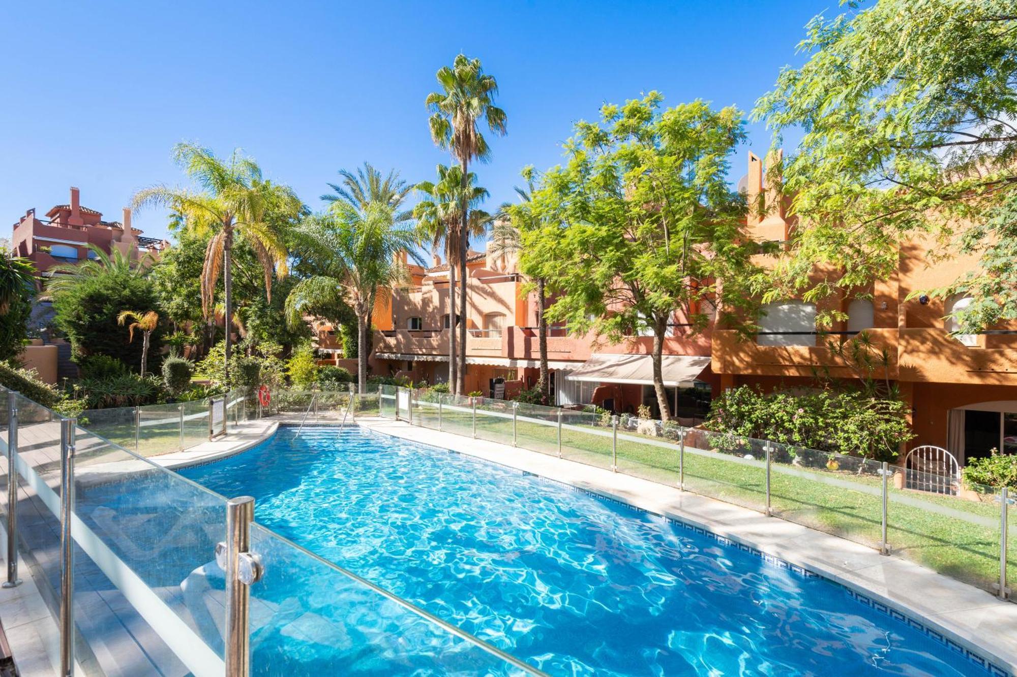 Family Exclusiv Townhouse Puerto Banus *